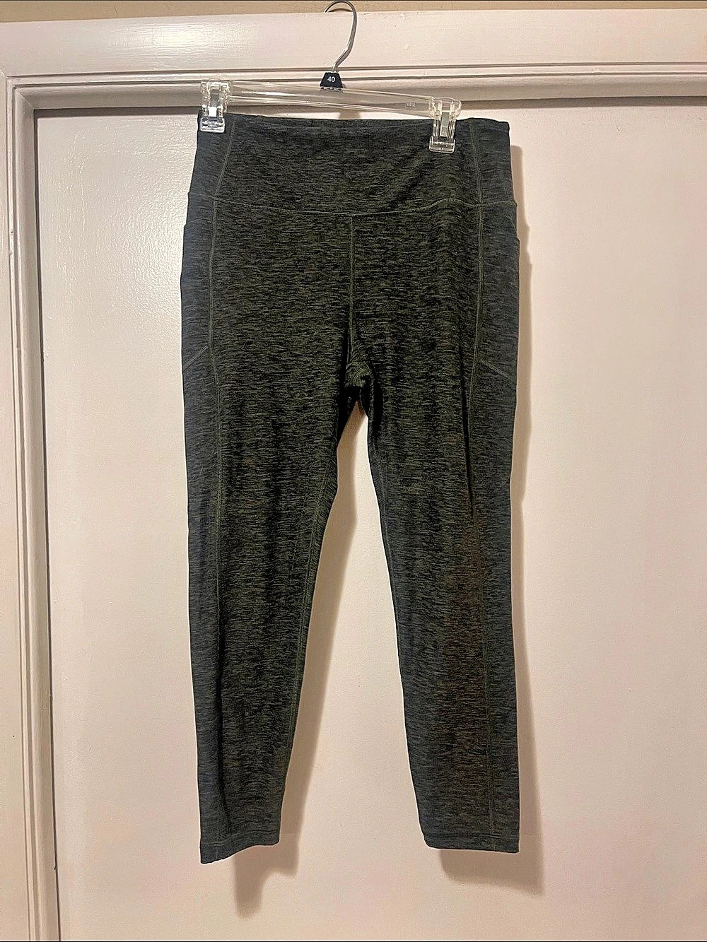 Victoria's Secret fitness Leggings in Green large